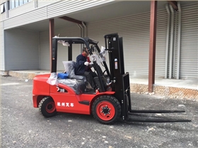 杭州叉車大修多少錢？