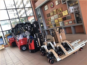 廣州商貿職業(yè)學校采購杭州叉車案例1