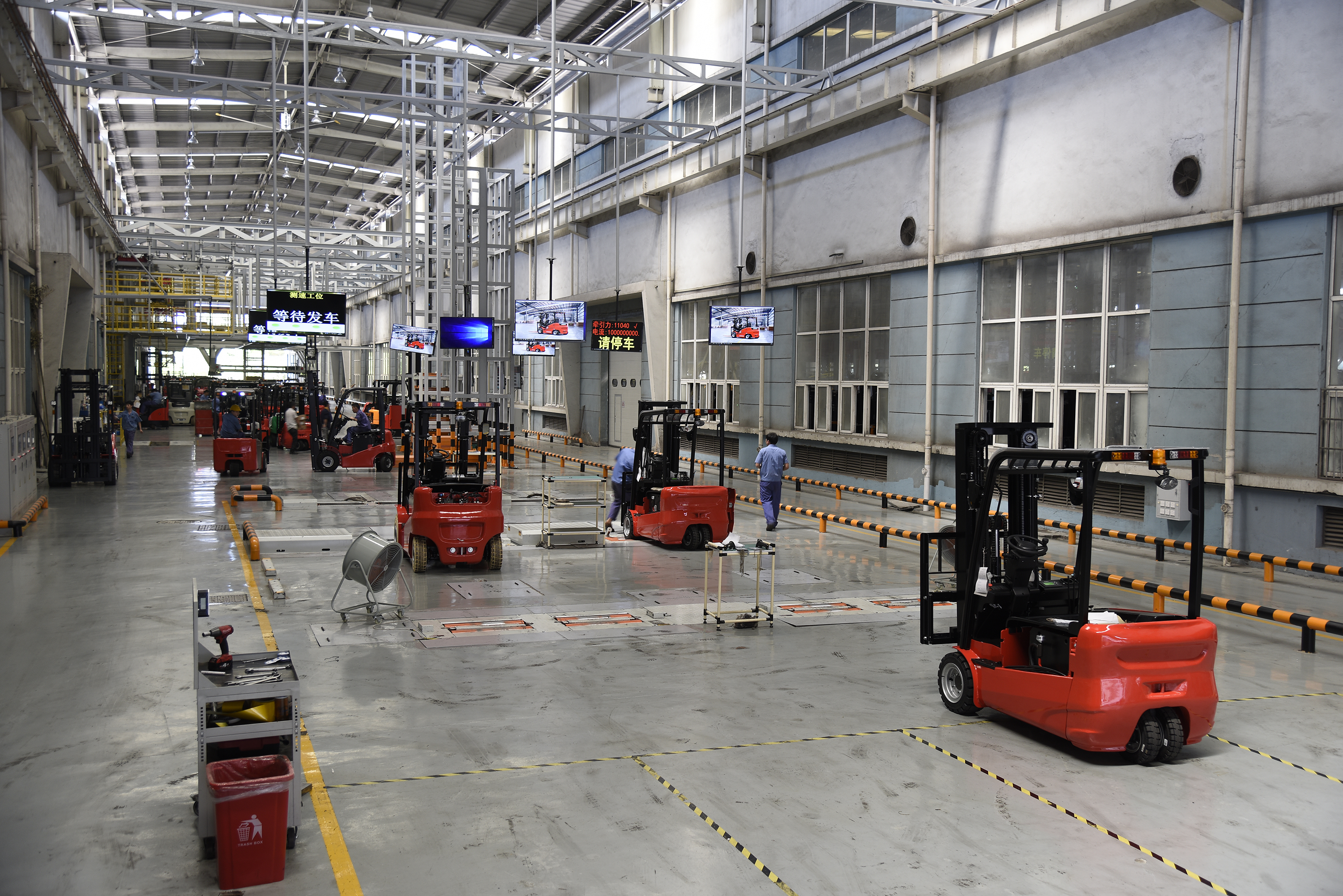 杭州叉車檢測流水線