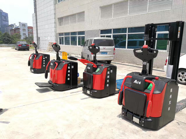 杭州叉車：電動搬運(yùn)車，主導(dǎo)物流搬運(yùn)市場的叉車！