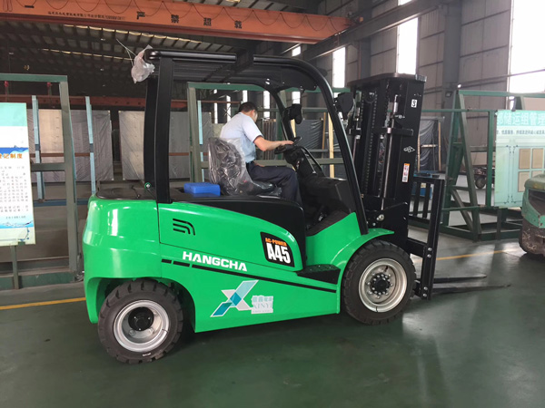 杭州叉車|電動叉車日常充電步驟須知