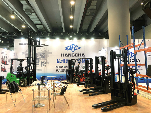 為什么這里人山人海？因為杭叉參加了物流行業(yè)的盛會！