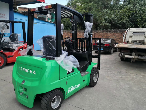 【干貨】電動堆高車、電動搬運車的電機和繼電器應該怎么保養？