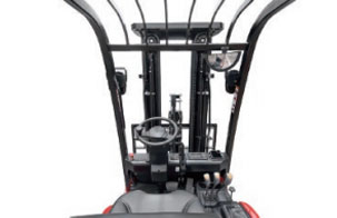 1.采用優(yōu)化設(shè)計的寬視野門架-杭州叉車電動叉車